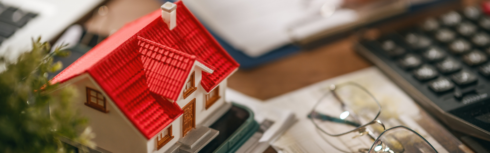 Model houses illustrating home financing for Castle Rock buyers